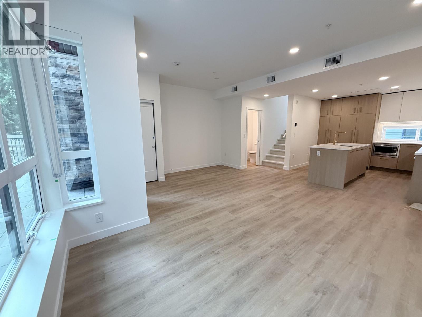 202 381 Clayton Street, Coquitlam, British Columbia  V3K 0J8 - Photo 4 - R3054219