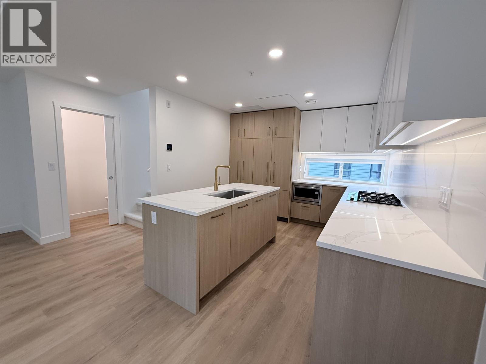 202 381 Clayton Street, Coquitlam, British Columbia  V3K 0J8 - Photo 5 - R3054219