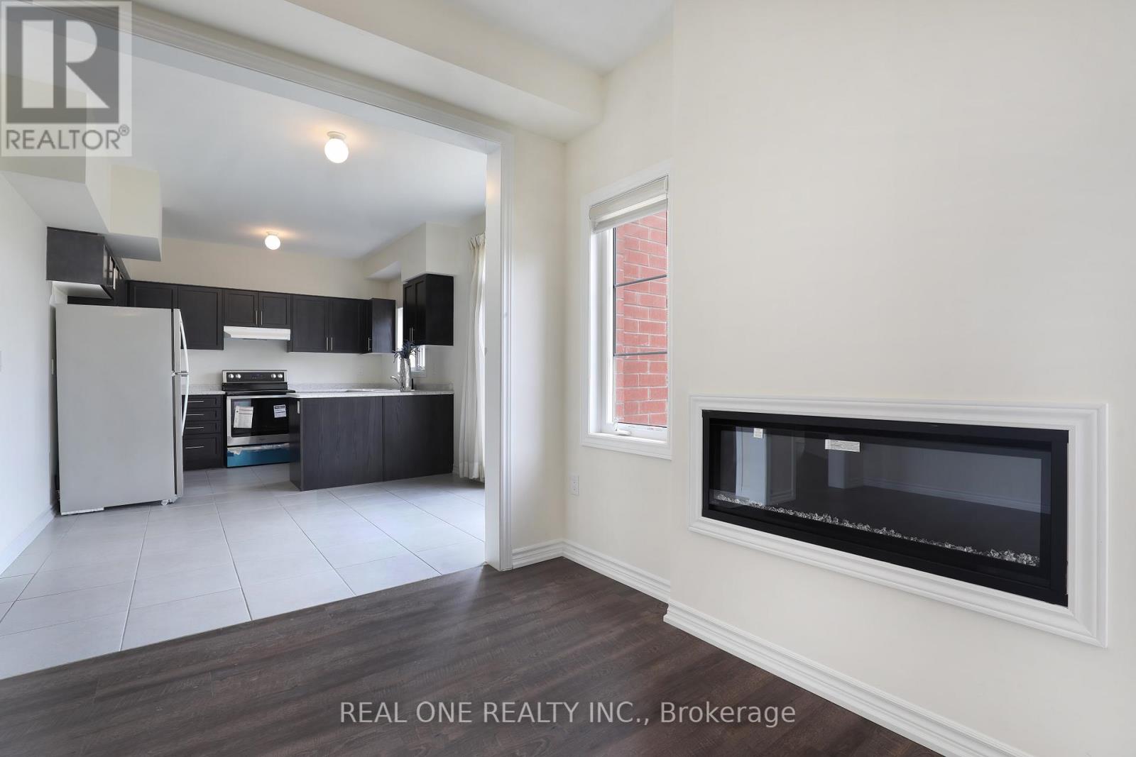 148 Hawkins Street, Georgina, Ontario  L0E 1R0 - Photo 7 - N12443484