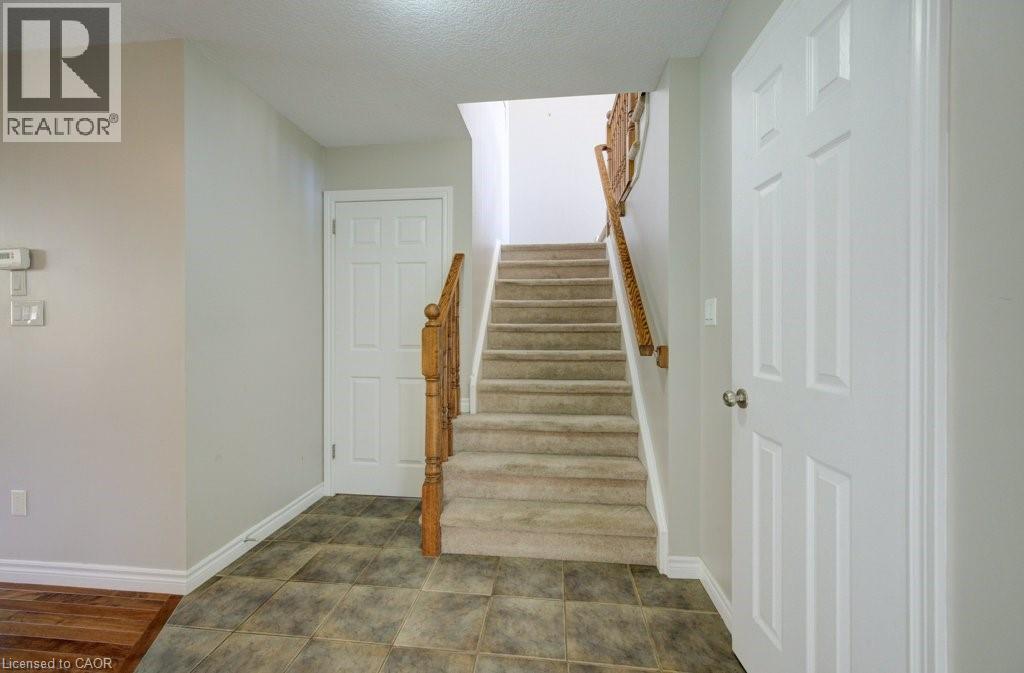404 Tealby Crescent, Waterloo, Ontario  N2J 4Y8 - Photo 8 - 40776408