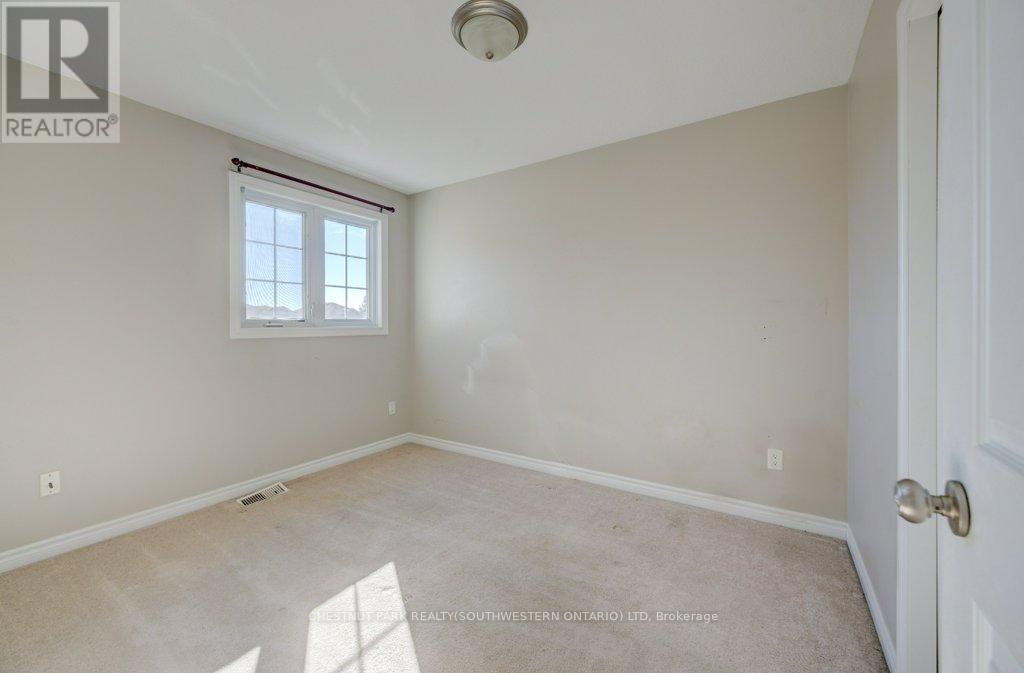 404 Tealby Crescent, Waterloo, Ontario  N2J 4Y8 - Photo 22 - X12378292