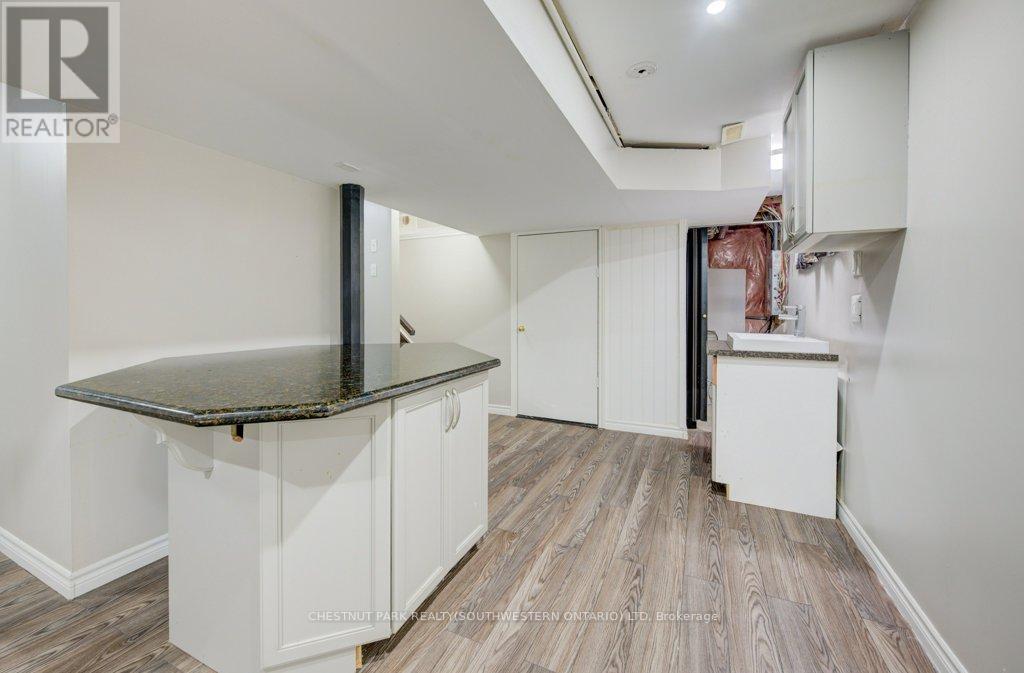 404 Tealby Crescent, Waterloo, Ontario  N2J 4Y8 - Photo 30 - X12378292