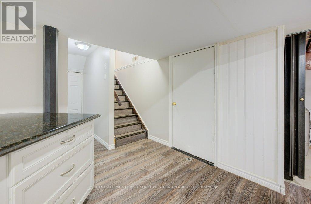 404 Tealby Crescent, Waterloo, Ontario  N2J 4Y8 - Photo 31 - X12378292