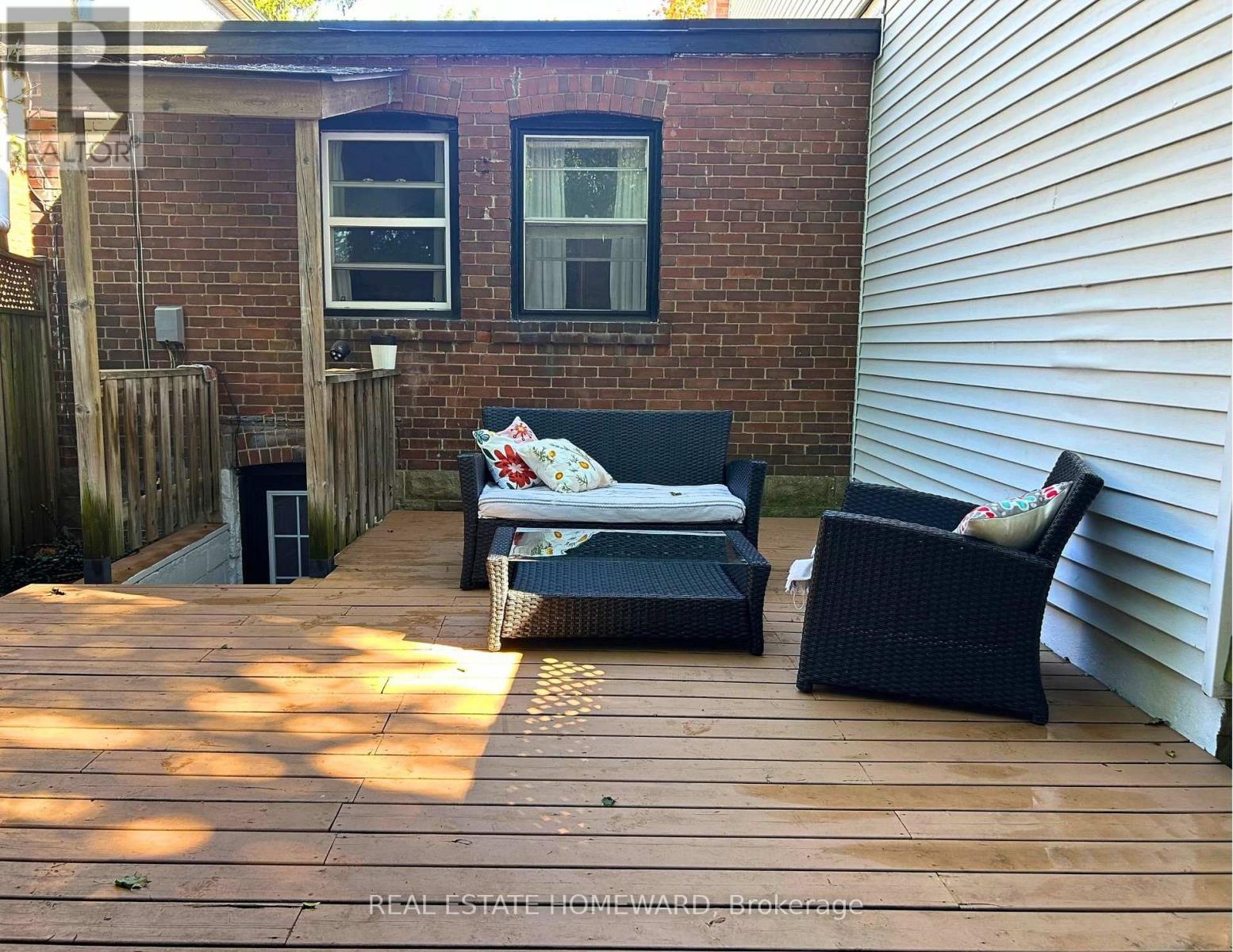 Upper - 450 Scarborough Road, Toronto, Ontario  M4E 3N2 - Photo 14 - E12444848