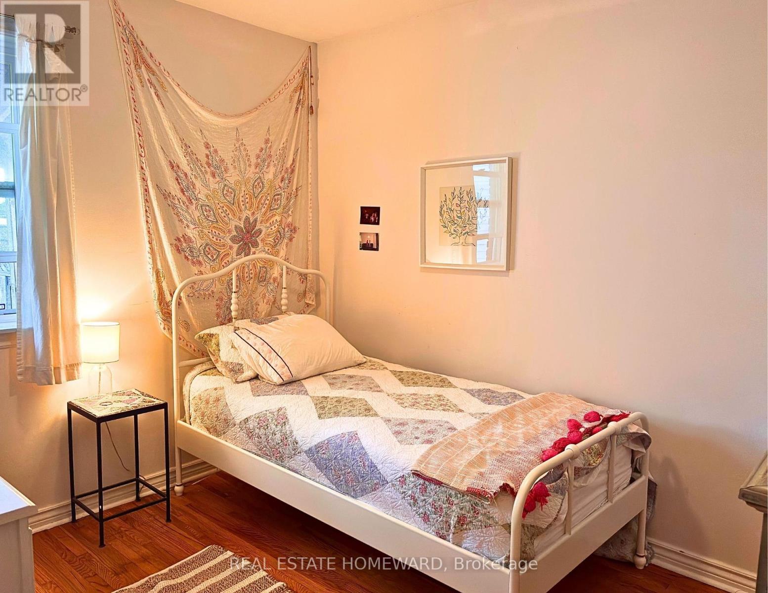 Upper - 450 Scarborough Road, Toronto, Ontario  M4E 3N2 - Photo 6 - E12444848