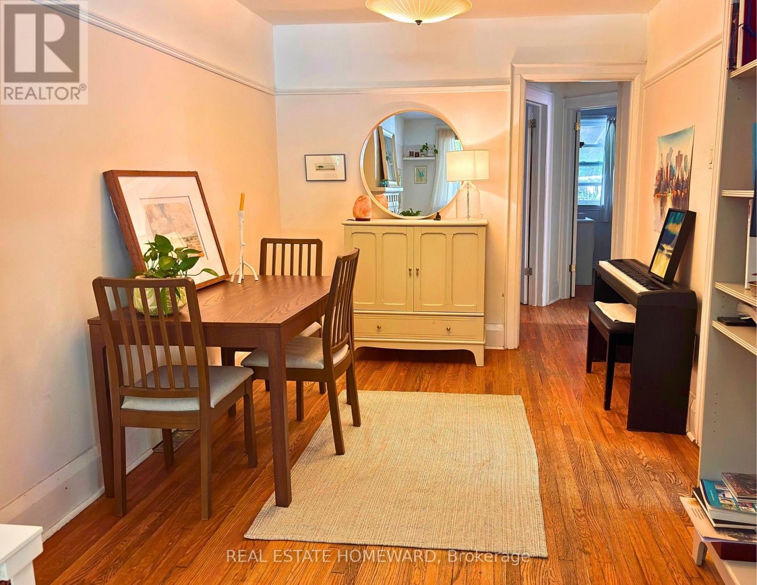 Upper - 450 Scarborough Road, Toronto, Ontario  M4E 3N2 - Photo 7 - E12444848