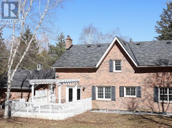 8 Blue Grass Drive, Aurora (Aurora Estates), Ontario  L4G 6W4 - Photo 4 - N12444842