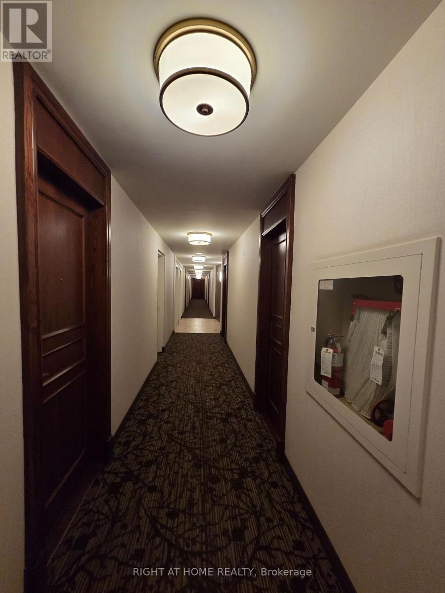 1406 - 2545 Erin Centre Boulevard, Mississauga, Ontario  L5M 6Z9 - Photo 10 - W12444837