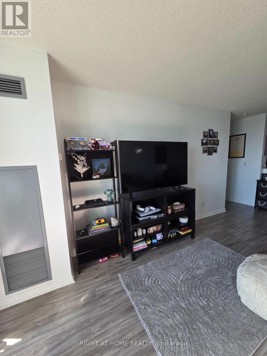 1406 - 2545 Erin Centre Boulevard, Mississauga, Ontario  L5M 6Z9 - Photo 12 - W12444837