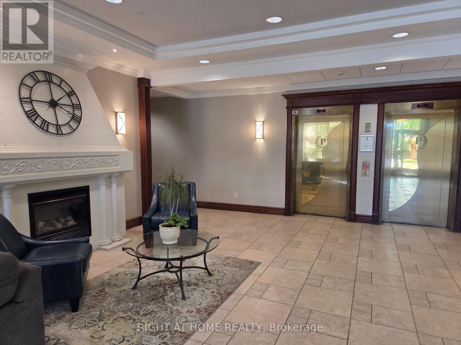 1406 - 2545 Erin Centre Boulevard, Mississauga, Ontario  L5M 6Z9 - Photo 7 - W12444837