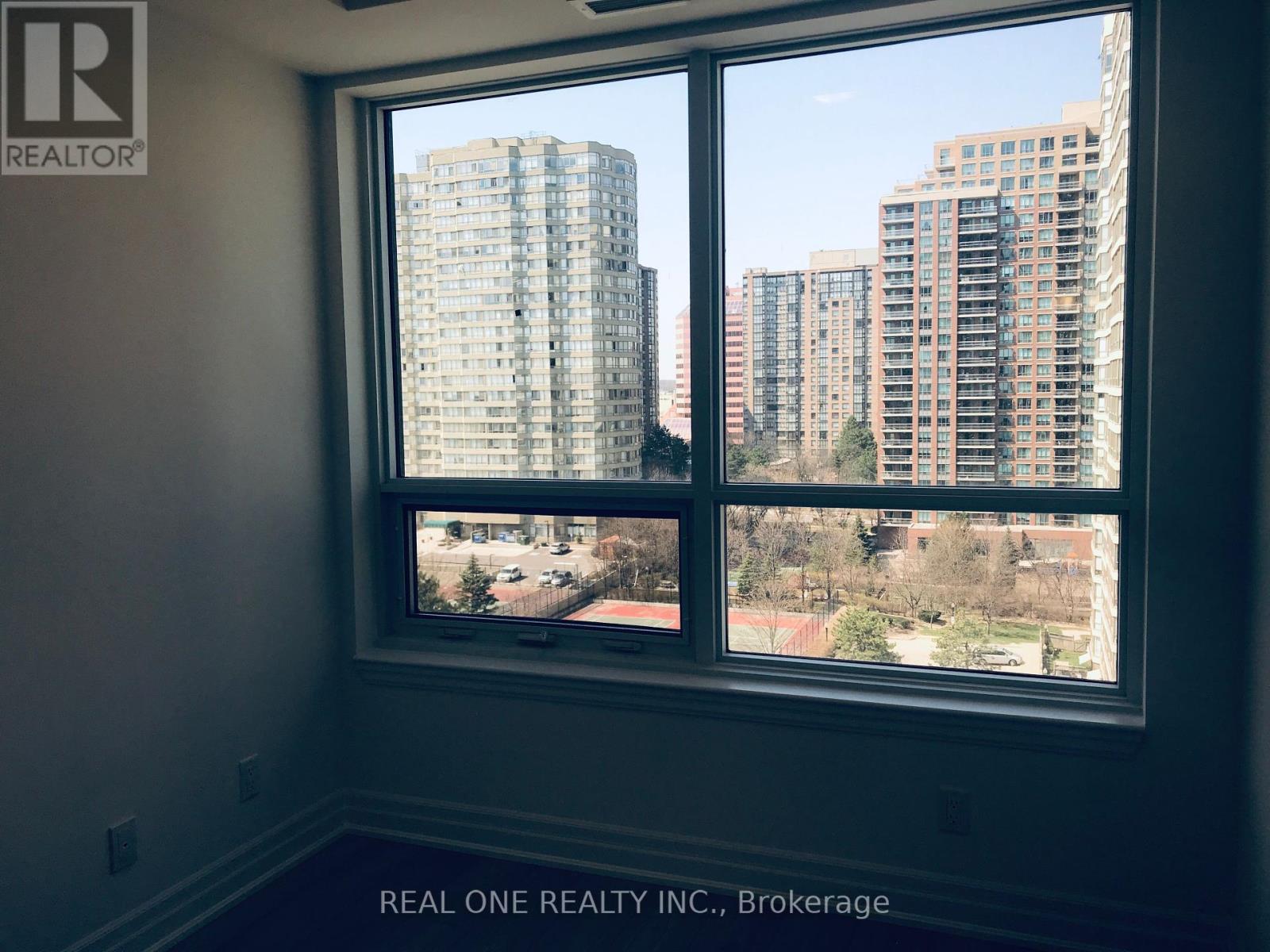1010 - 36 Elm Drive W, Mississauga, Ontario  L5B 0N3 - Photo 18 - W12444838