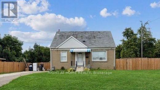14 Kirby Road, Toronto (Downsview-Roding-Cfb), Ontario  M3L 1B6 - Photo 8 - W12444850