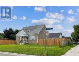 14 Kirby Road, Toronto (Downsview-Roding-Cfb), Ca