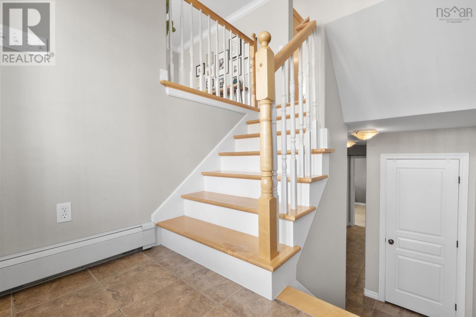 56 Fleetview Drive, Halifax, Nova Scotia  B3M 4W2 - Photo 3 - 202525026