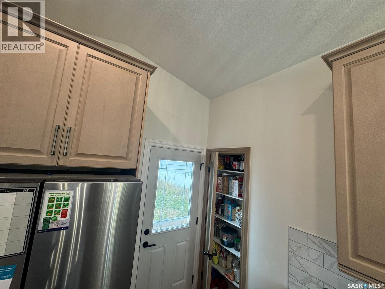 5400 E Boyer Bay, Regina, Saskatchewan  S4V 3P2 - Photo 11 - SK020099