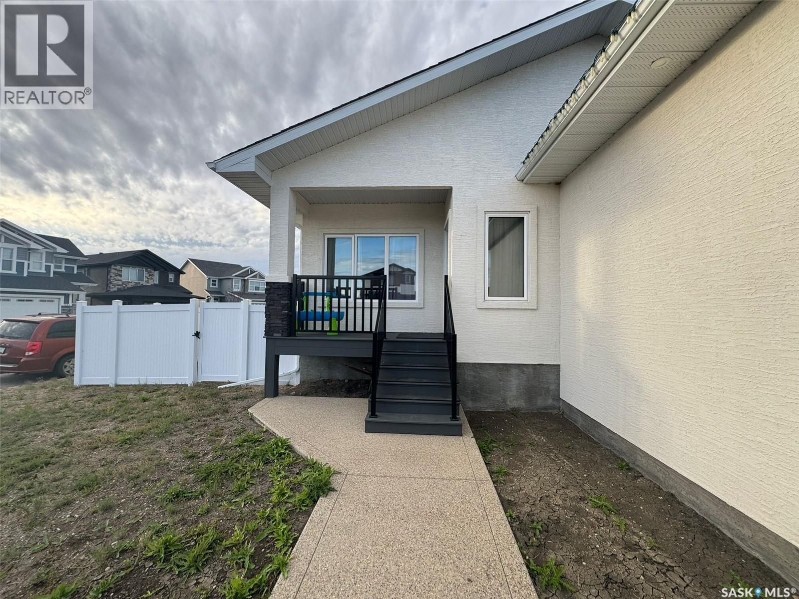 5400 E Boyer Bay, Regina, Saskatchewan  S4V 3P2 - Photo 3 - SK020099