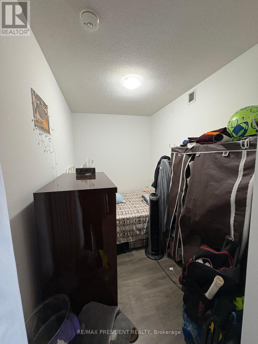 611 - 10 Honeycrisp Crescent, Vaughan, Ontario  L4K 0M7 - Photo 6 - N12444857
