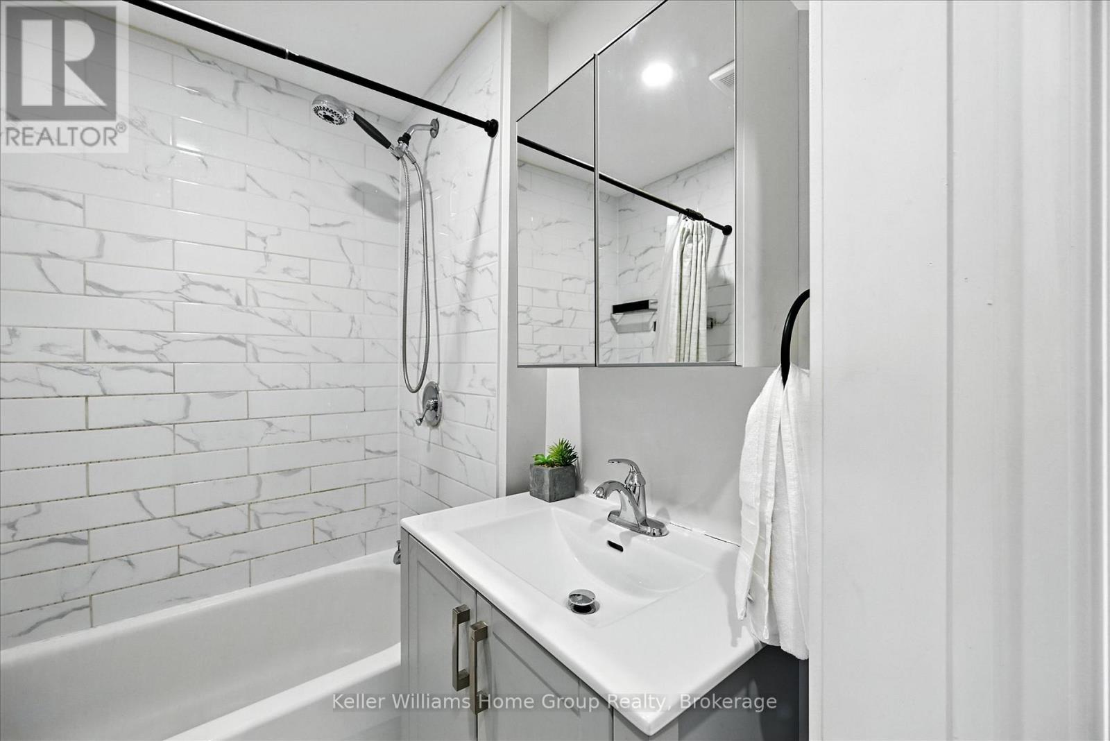 82 Rosemont Avenue, Hamilton, Ontario  L8L 2M5 - Photo 27 - X12444858