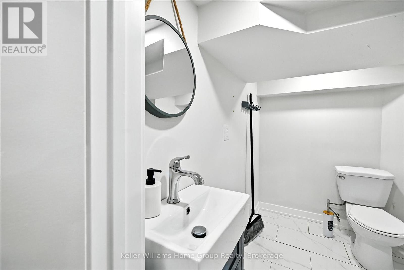 82 Rosemont Avenue, Hamilton, Ontario  L8L 2M5 - Photo 36 - X12444858