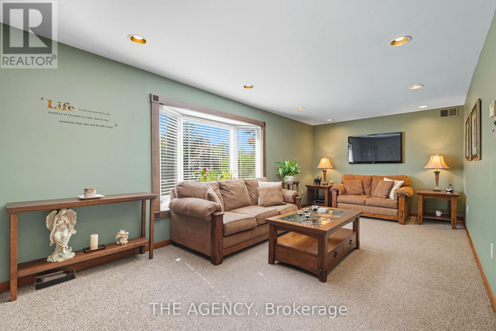 6359 Lyons Creek Road, Niagara Falls, Ontario  L2G 0L9 - Photo 19 - X12444869
