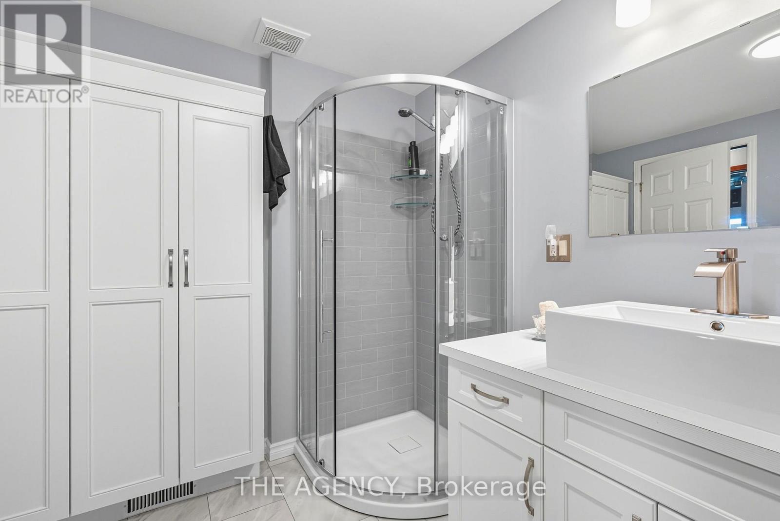 6359 Lyons Creek Road, Niagara Falls, Ontario  L2G 0L9 - Photo 30 - X12444869