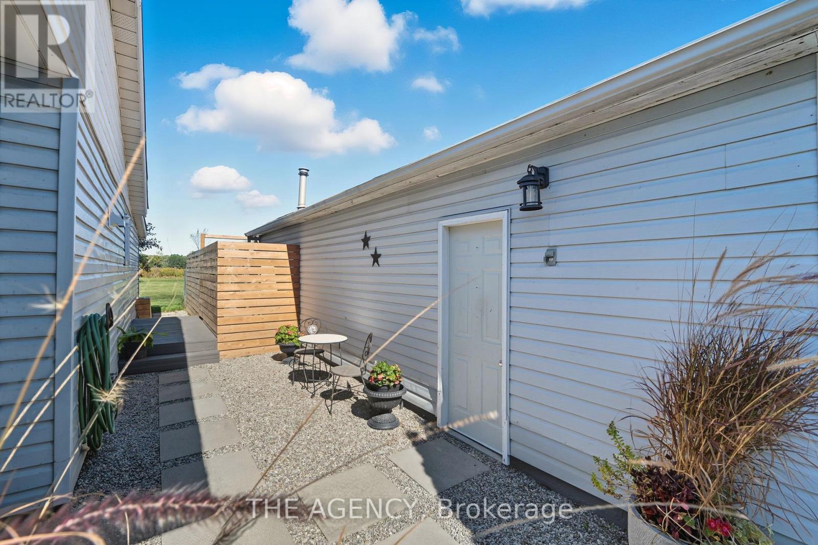 6359 Lyons Creek Road, Niagara Falls, Ontario  L2G 0L9 - Photo 33 - X12444869