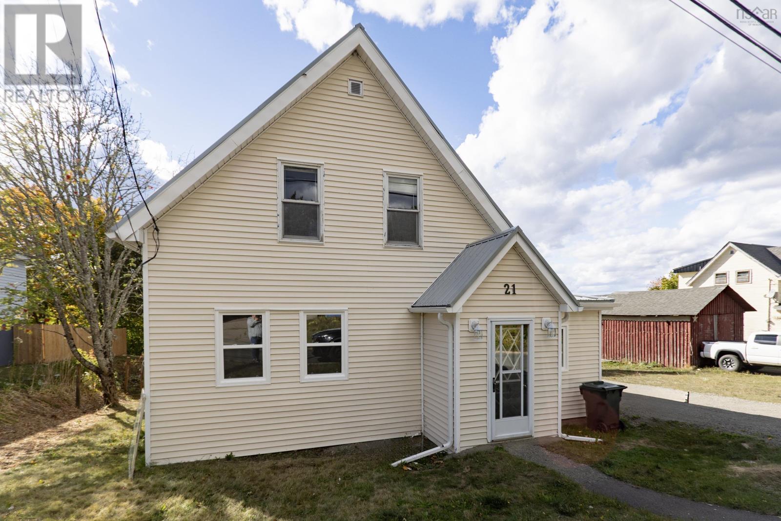 21 Mechanic Street, Springhill, Nova Scotia