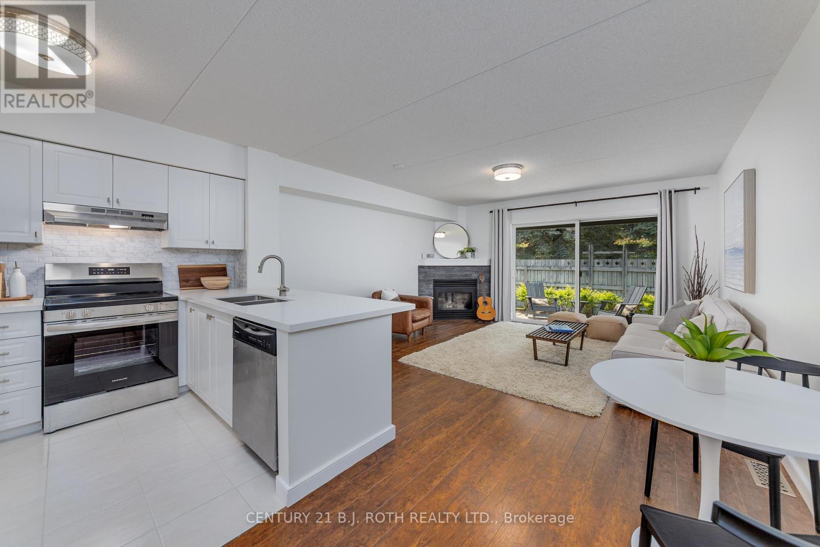 288 Mariners Way, Collingwood, Ontario  L9Y 5C7 - Photo 10 - S12444863