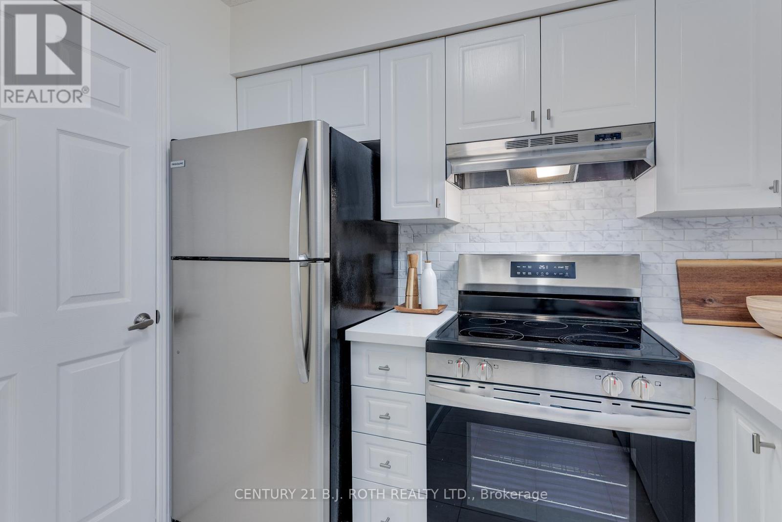 288 Mariners Way, Collingwood, Ontario  L9Y 5C7 - Photo 8 - S12444863