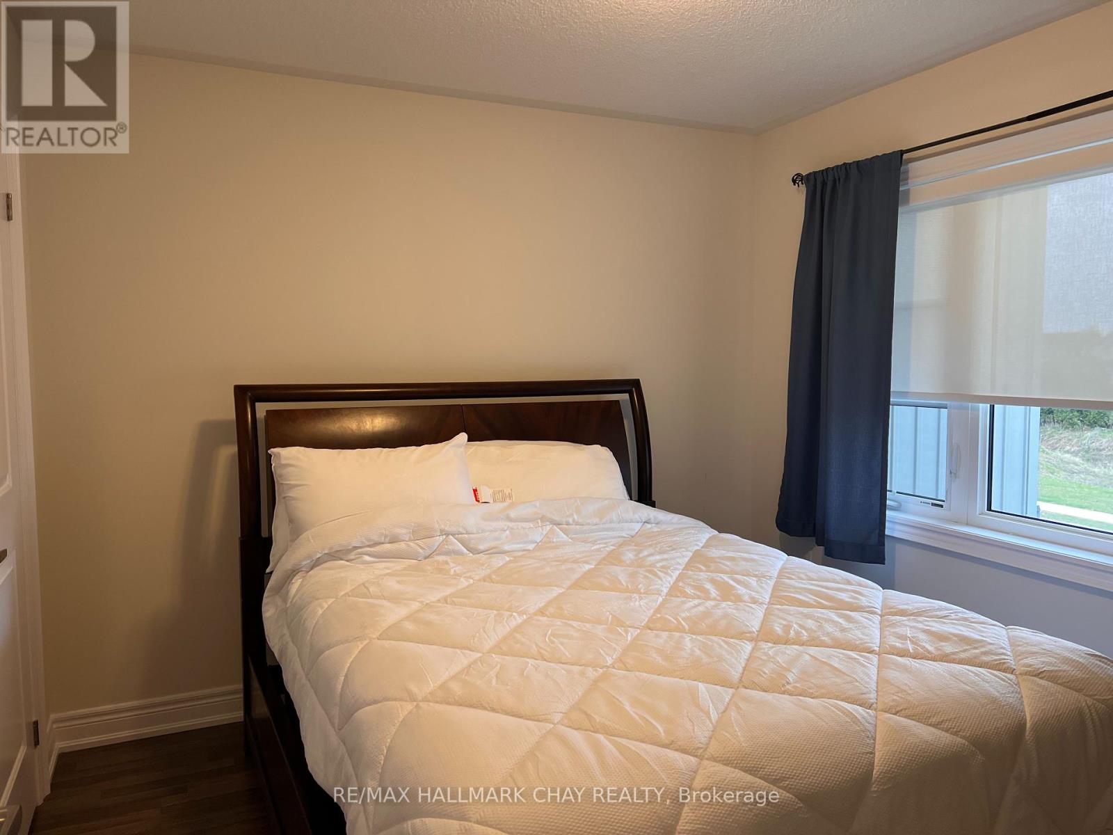 327 Atkinson Street, Clearview, Ontario  L0M 1S0 - Photo 12 - S12444868