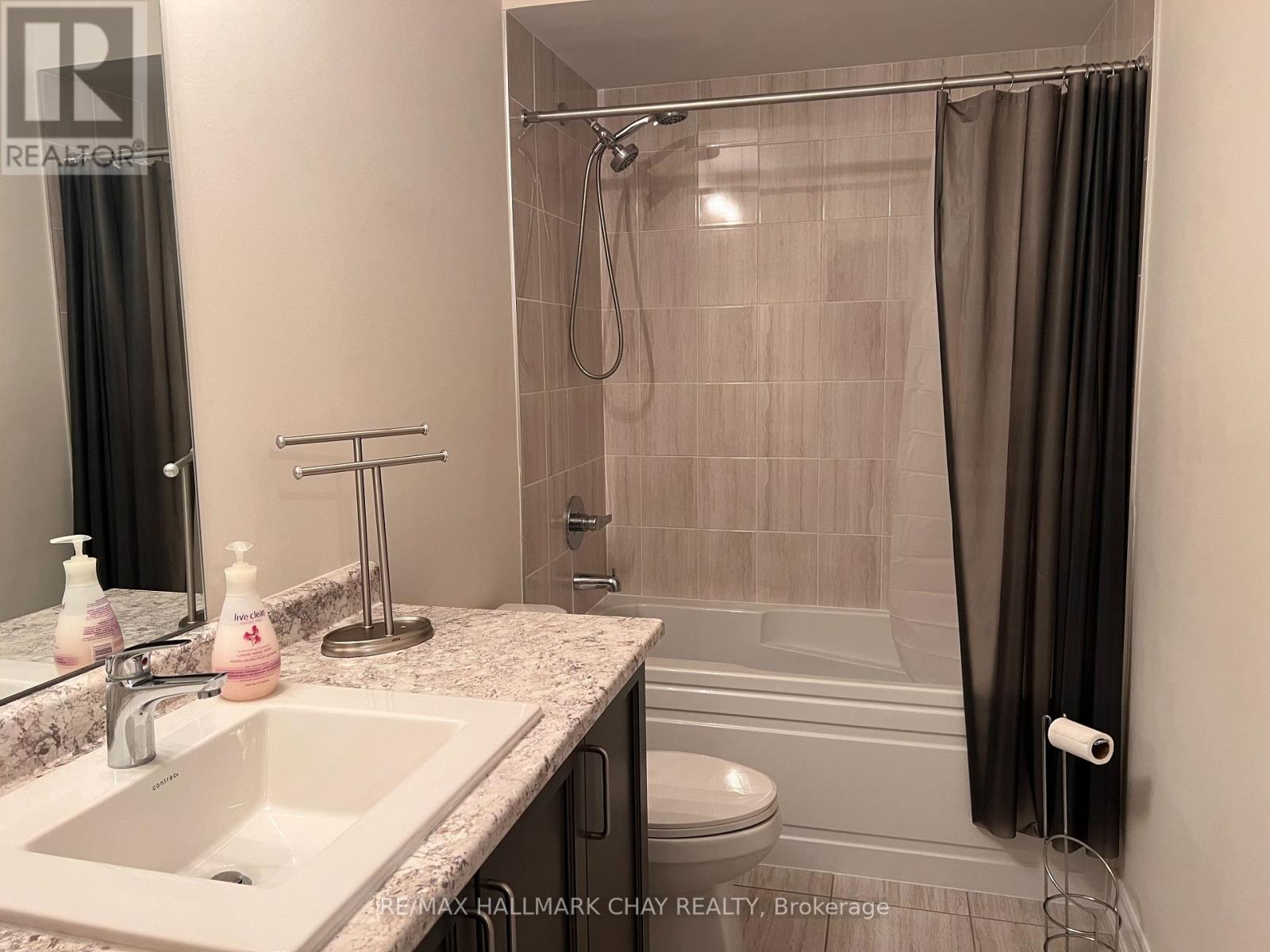 327 Atkinson Street, Clearview, Ontario  L0M 1S0 - Photo 13 - S12444868