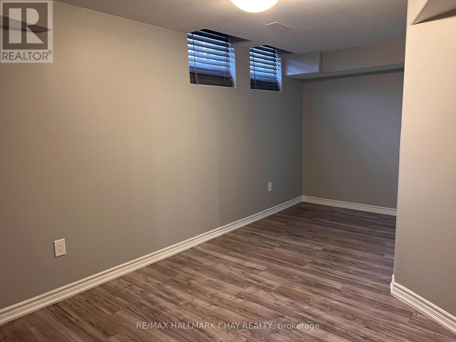 327 Atkinson Street, Clearview, Ontario  L0M 1S0 - Photo 15 - S12444868