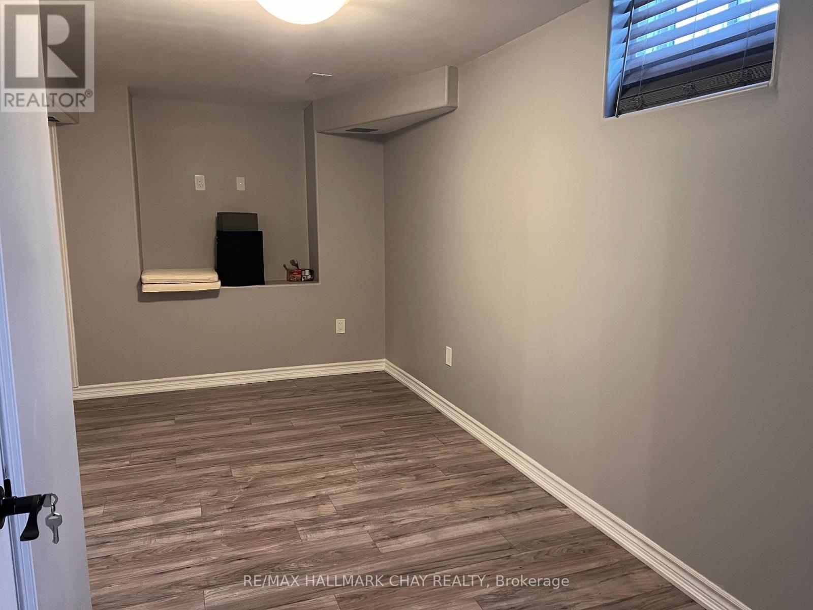 327 Atkinson Street, Clearview, Ontario  L0M 1S0 - Photo 16 - S12444868