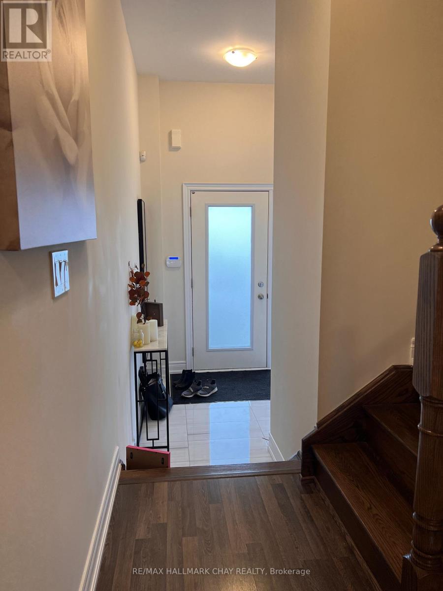 327 Atkinson Street, Clearview, Ontario  L0M 1S0 - Photo 2 - S12444868