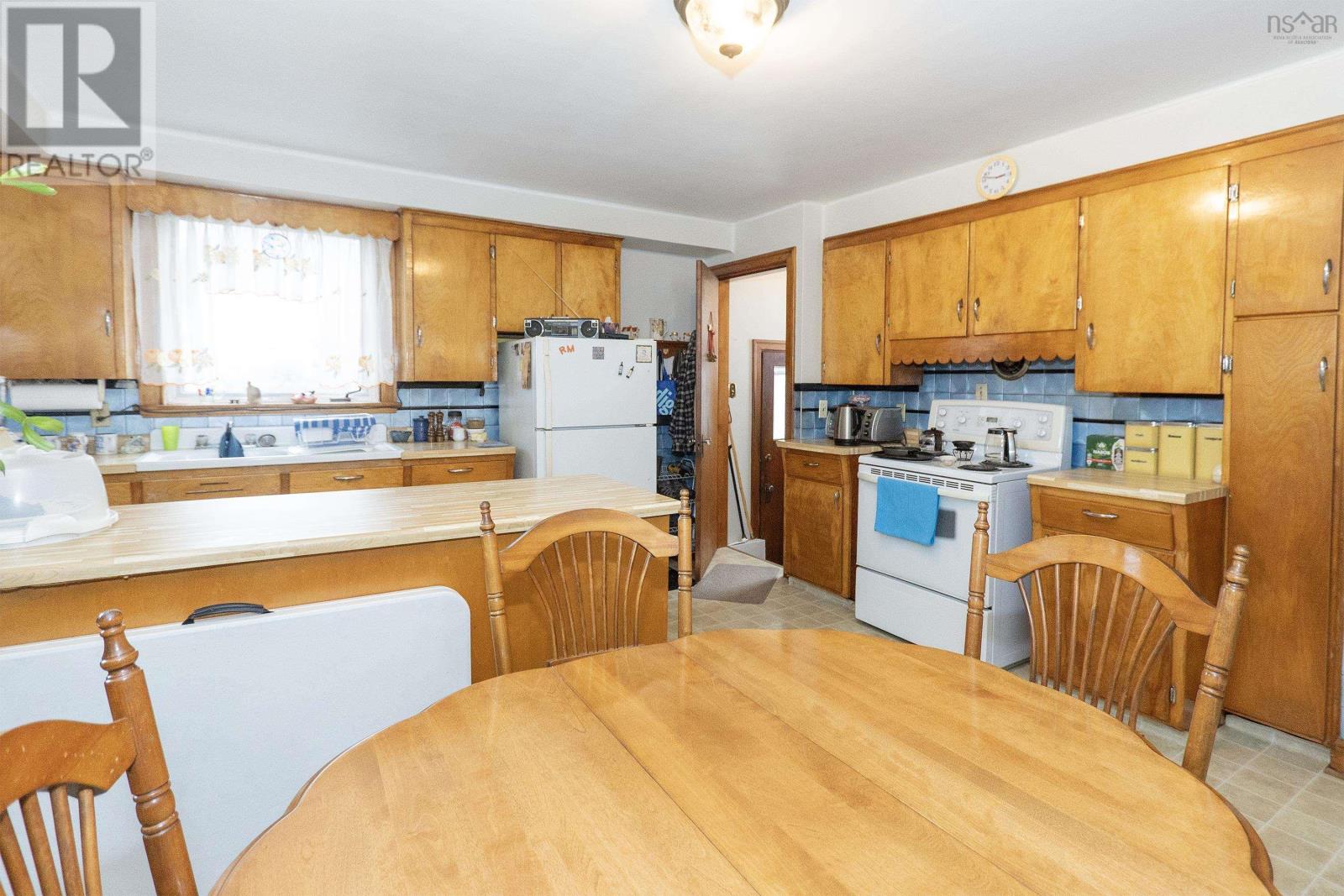 74 Spring Street, Amherst, Nova Scotia  B4H 1S7 - Photo 10 - 202525121