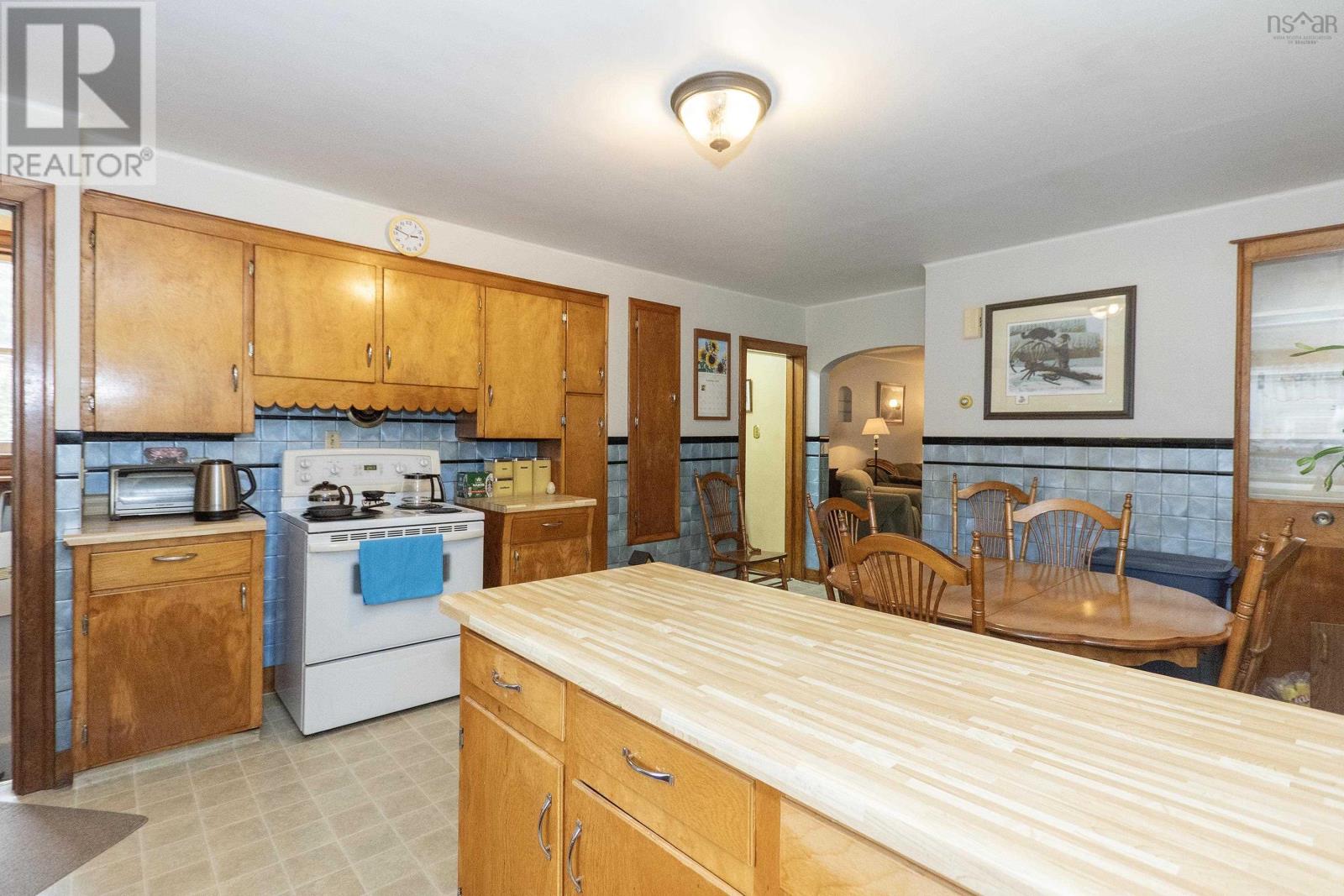 74 Spring Street, Amherst, Nova Scotia  B4H 1S7 - Photo 8 - 202525121