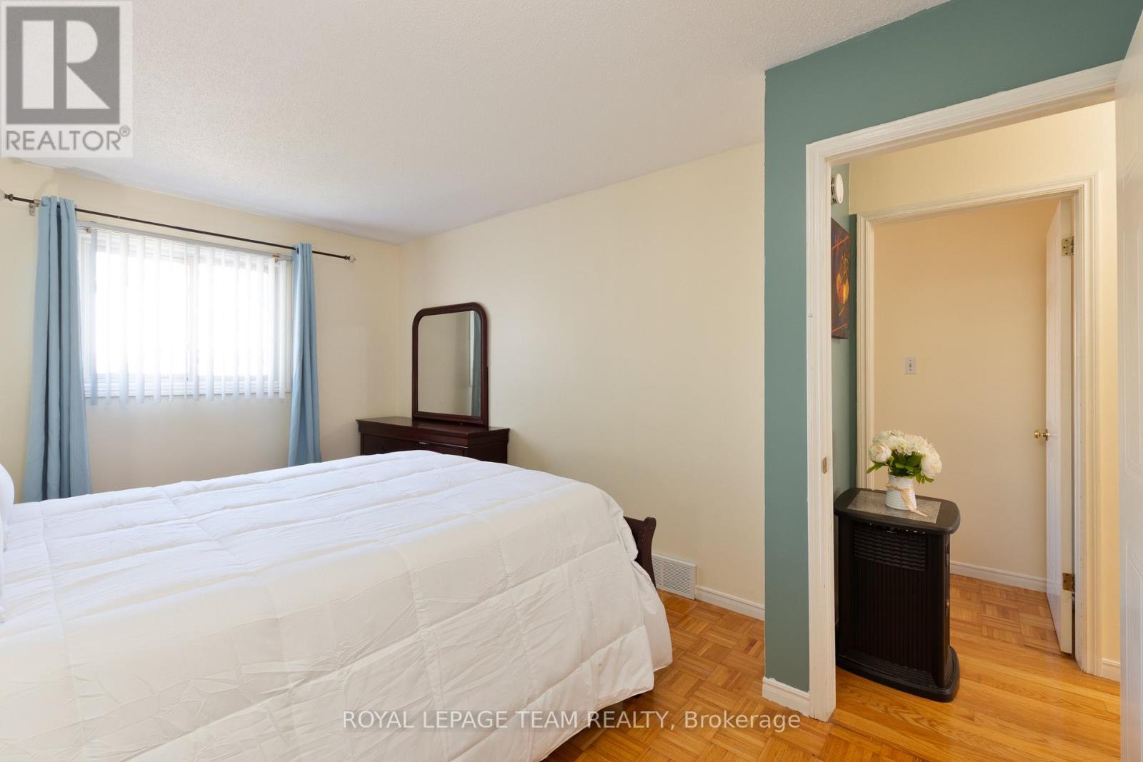 77 Bonaventure Drive, London East, Ontario  N5V 4A7 - Photo 14 - X12444876