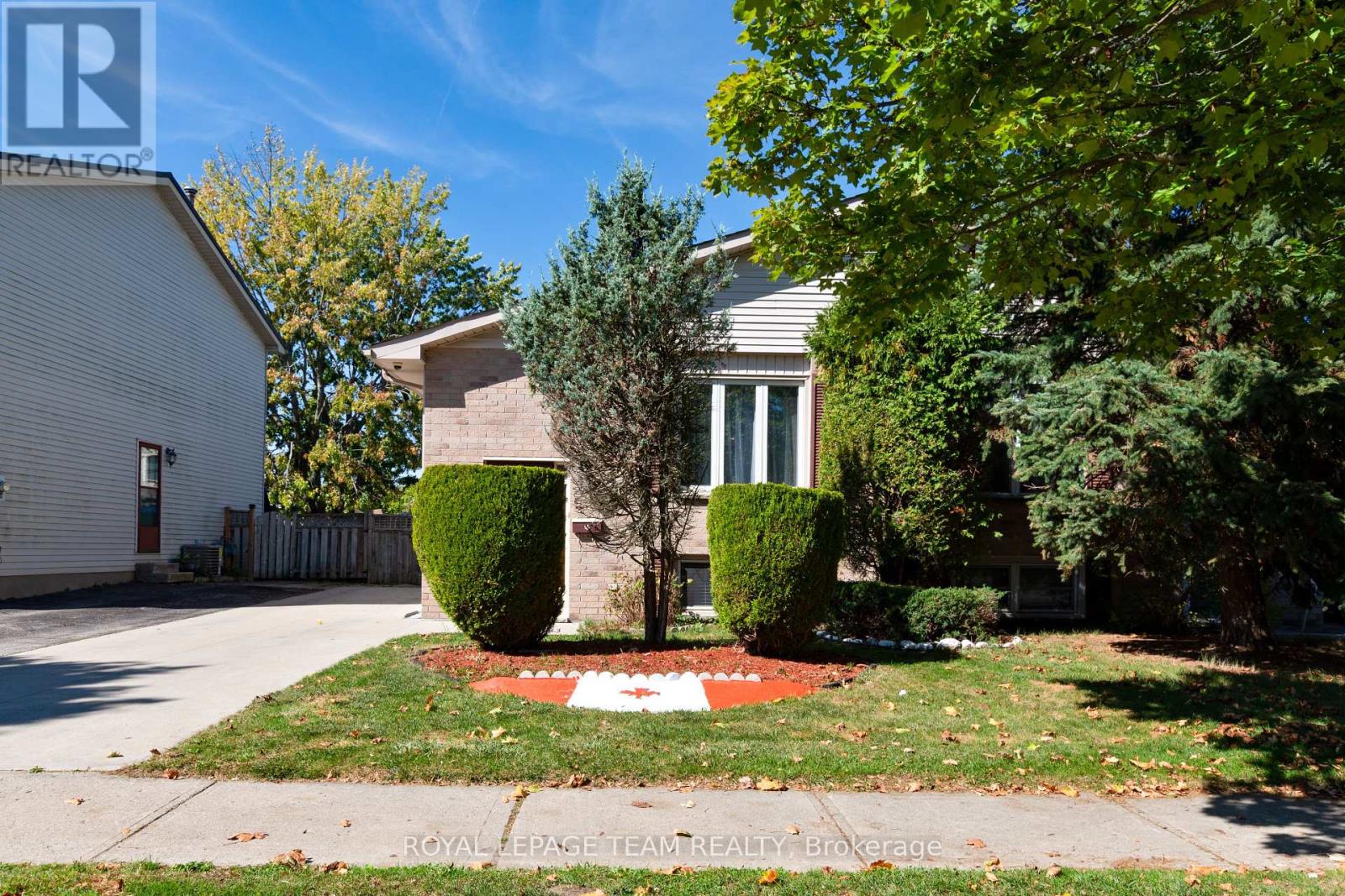 77 Bonaventure Drive, London East, Ontario  N5V 4A7 - Photo 2 - X12444876