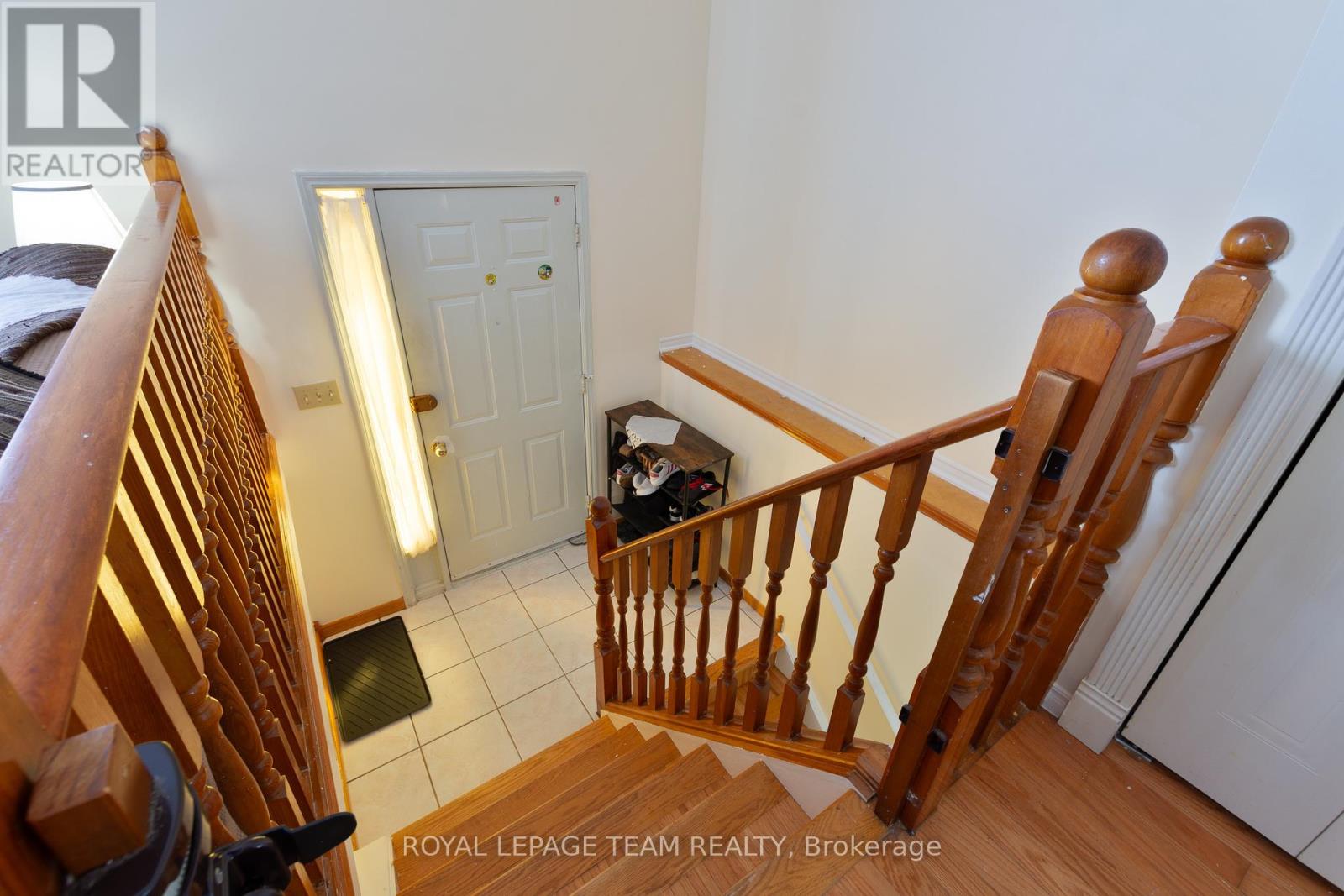 77 Bonaventure Drive, London East, Ontario  N5V 4A7 - Photo 4 - X12444876