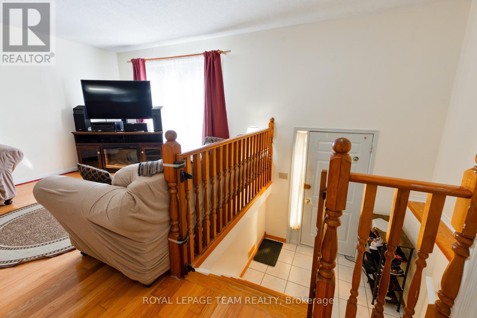 77 Bonaventure Drive, London East, Ontario  N5V 4A7 - Photo 5 - X12444876