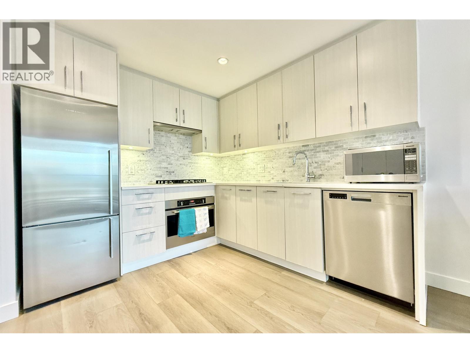 702 518 Whiting Way, Coquitlam, British Columbia  V3J 0H7 - Photo 4 - R3055092