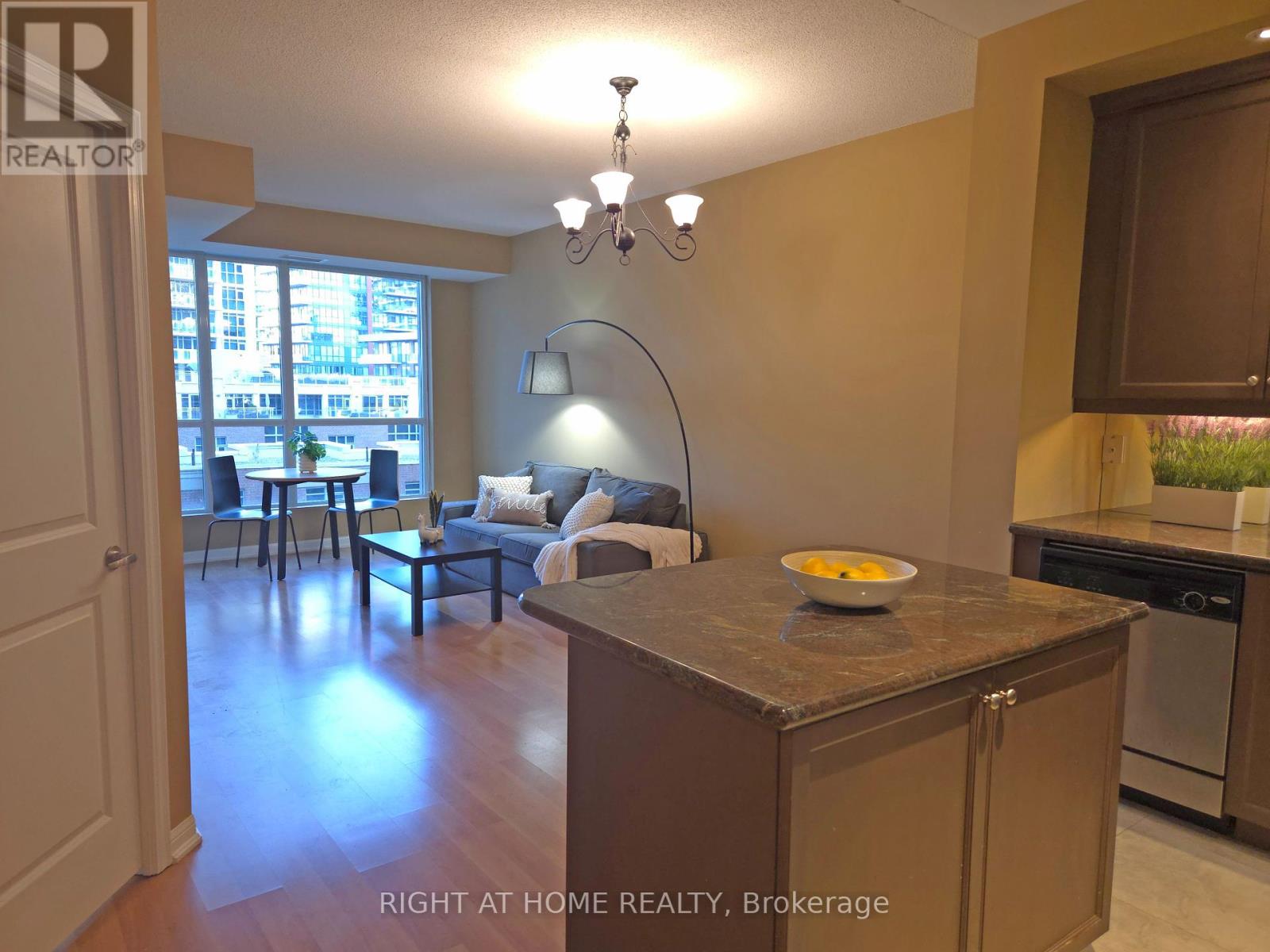 518 - 628 Fleet Street, Toronto, Ontario  M5V 1A8 - Photo 5 - C12444878
