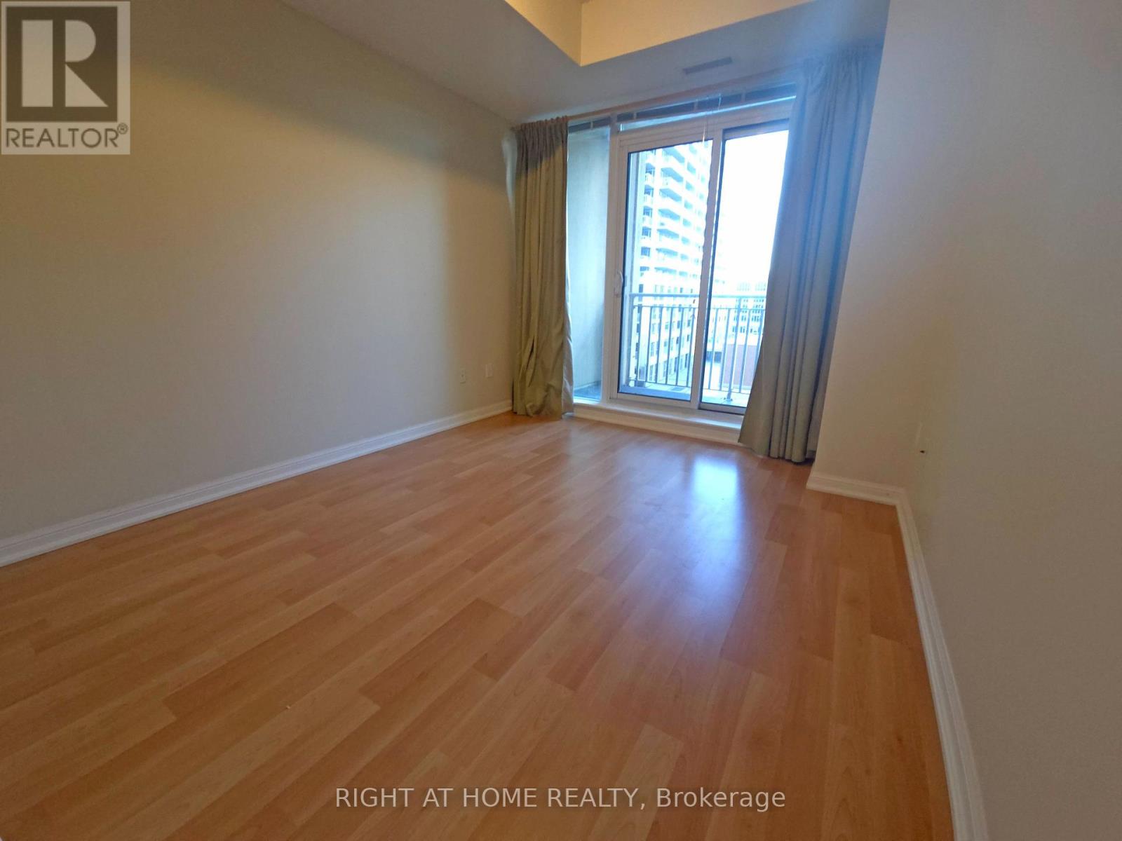 518 - 628 Fleet Street, Toronto, Ontario  M5V 1A8 - Photo 7 - C12444878
