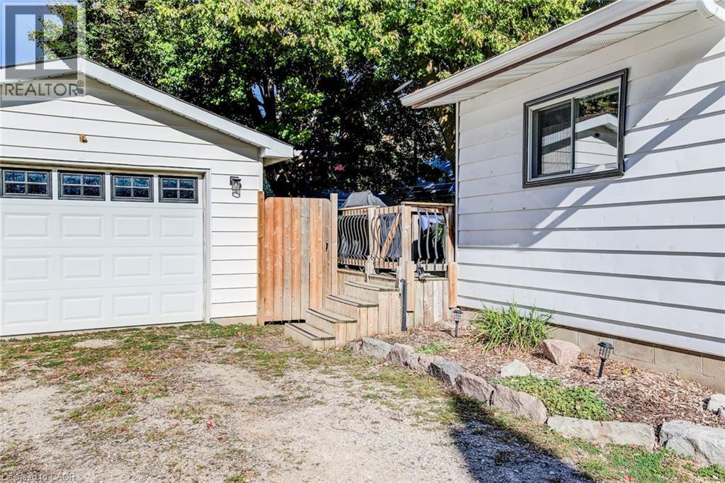 379 Livingstone Avenue N, Listowel, Ontario  N4W 1R1 - Photo 7 - 40774947