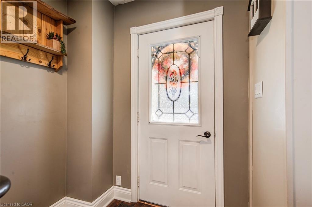 379 Livingstone Avenue N, Listowel, Ontario  N4W 1R1 - Photo 8 - 40774947