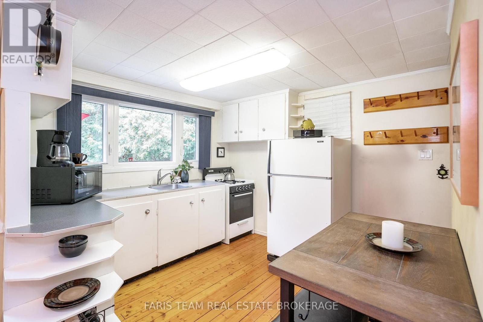 21 Stanley Road, Kawartha Lakes, Ontario  K0M 2T0 - Photo 4 - X12444874