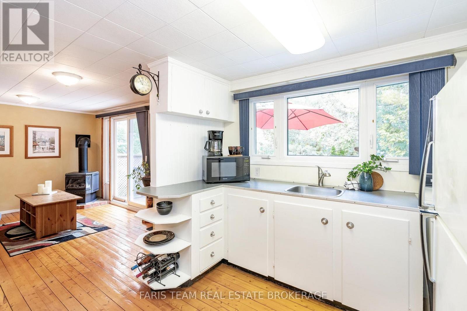 21 Stanley Road, Kawartha Lakes, Ontario  K0M 2T0 - Photo 6 - X12444874