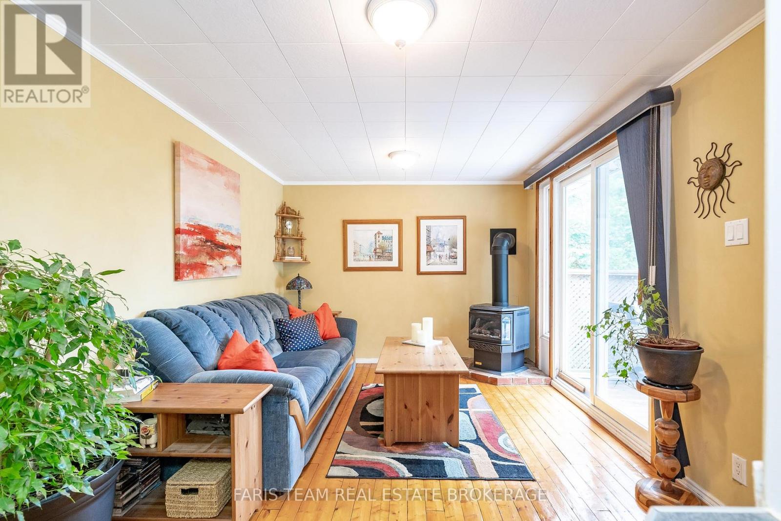 21 Stanley Road, Kawartha Lakes, Ontario  K0M 2T0 - Photo 9 - X12444874