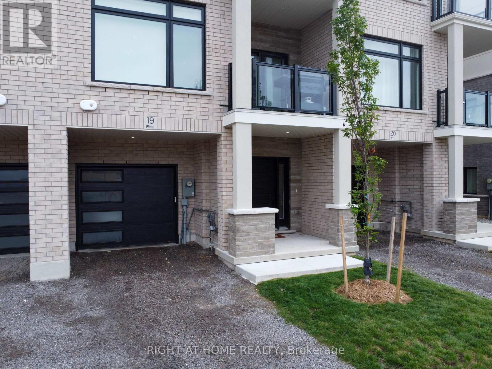 19 - 292 Vine Street, St. Catharines, Ontario  L2M 4T3 - Photo 4 - X12444877