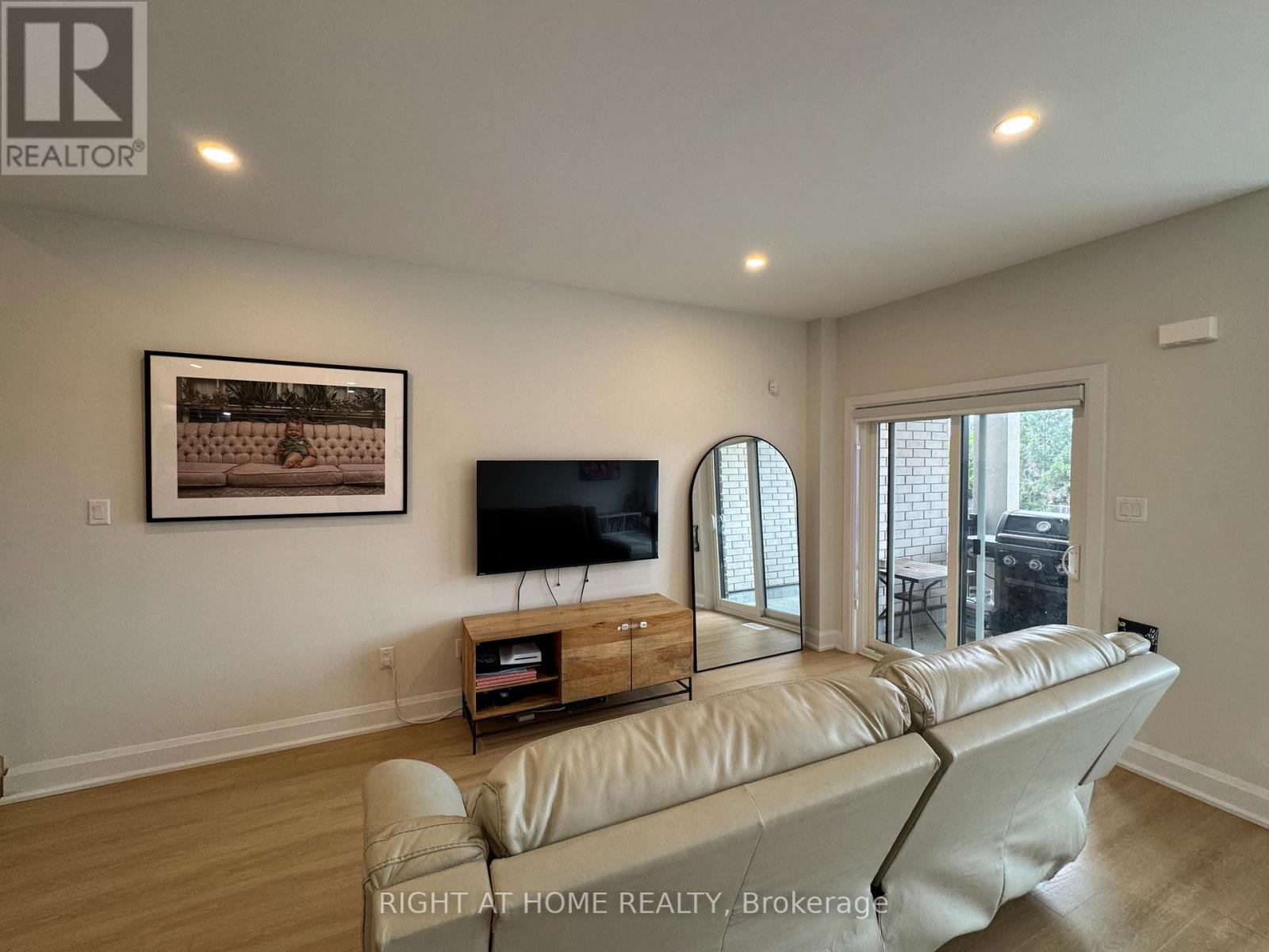 19 - 292 Vine Street, St. Catharines, Ontario  L2M 4T3 - Photo 8 - X12444877